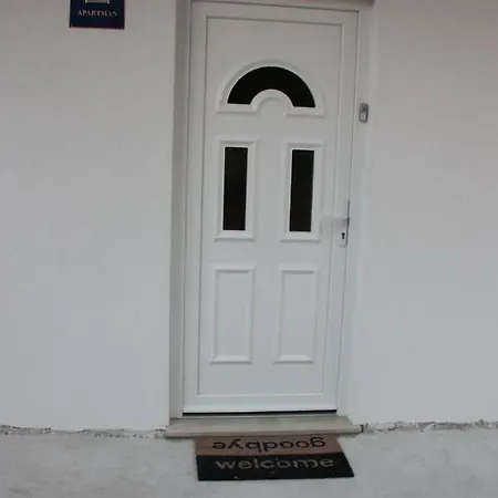 Nina Apartment *